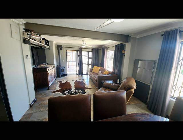2 BEDROOM TOWNHOUSE FOR SALE IN DIAZ BEACH
